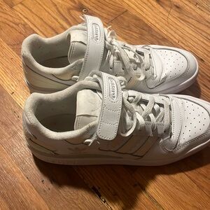 Adidas Originals Forum Low Lifestyle Shoes 
GX4523
Women’s 9
White Ecru Tint Gum